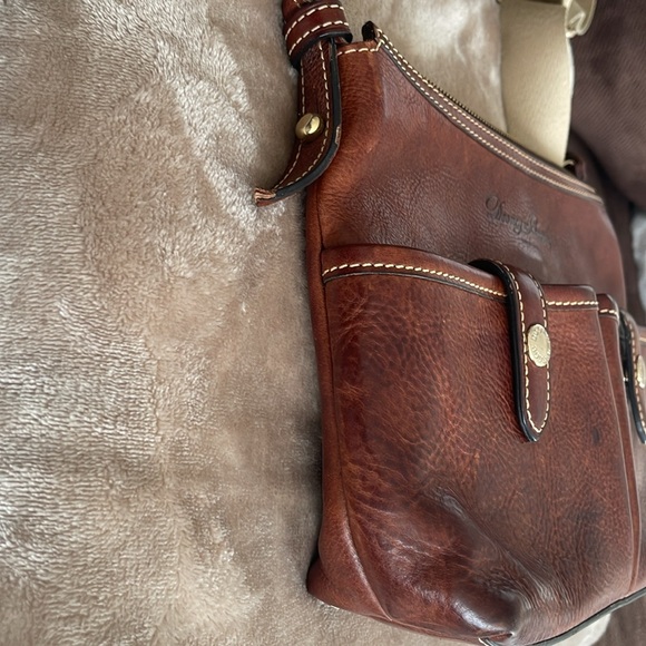 Dooney and Bourke Cross-Body Bag very clean inside smoke/pet free home - Picture 7 of 10